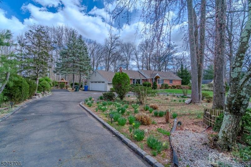 68 Meredith Road Colonia, NJ 07067 - Photo 3 of 46 Gallery Image 3