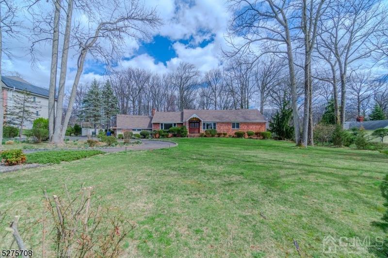 68 Meredith Road Colonia, NJ 07067 - Photo 4 of 46 Gallery Image 4