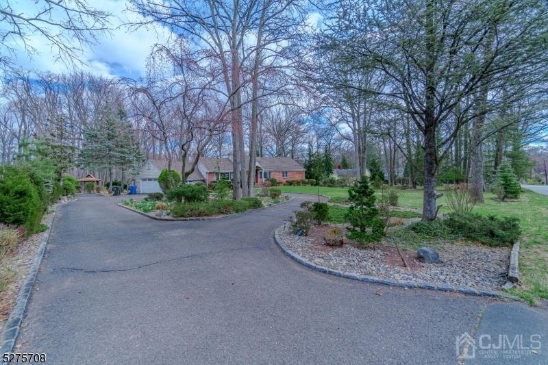 68 Meredith Road Colonia, NJ 07067 - Photo 5 of 46 Gallery Image 5