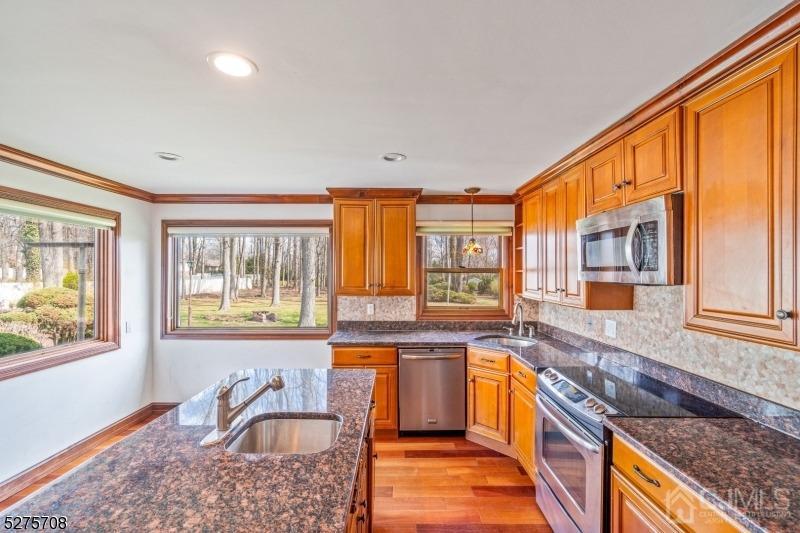 68 Meredith Road Colonia, NJ 07067 - Photo 10 of 46 Gallery Image 10