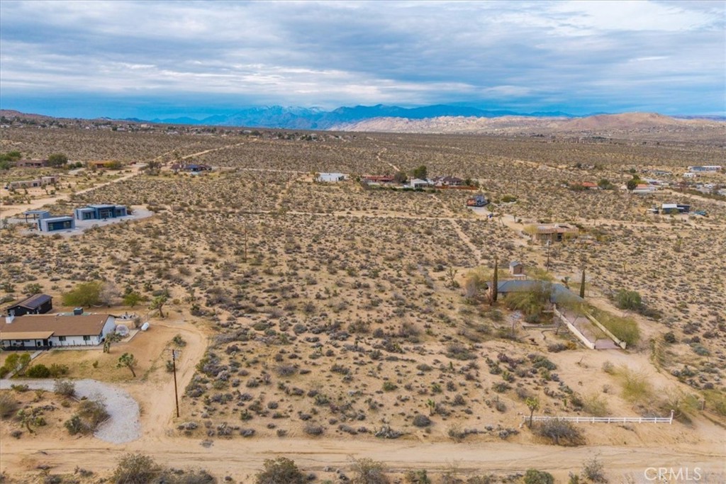 7032 Saddleback Road Joshua Tree, CA 92252 - Photo 14 of 40