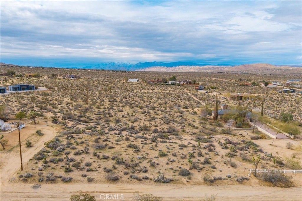7032 Saddleback Road Joshua Tree, CA 92252 - Photo 15 of 40