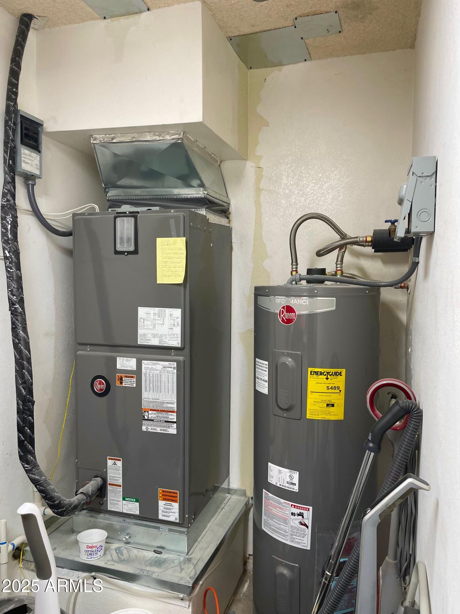 110 Nighthawk Avenue Bisbee, AZ 85603 - Photo 46 of 56 a bathroom with a sink and a mirror