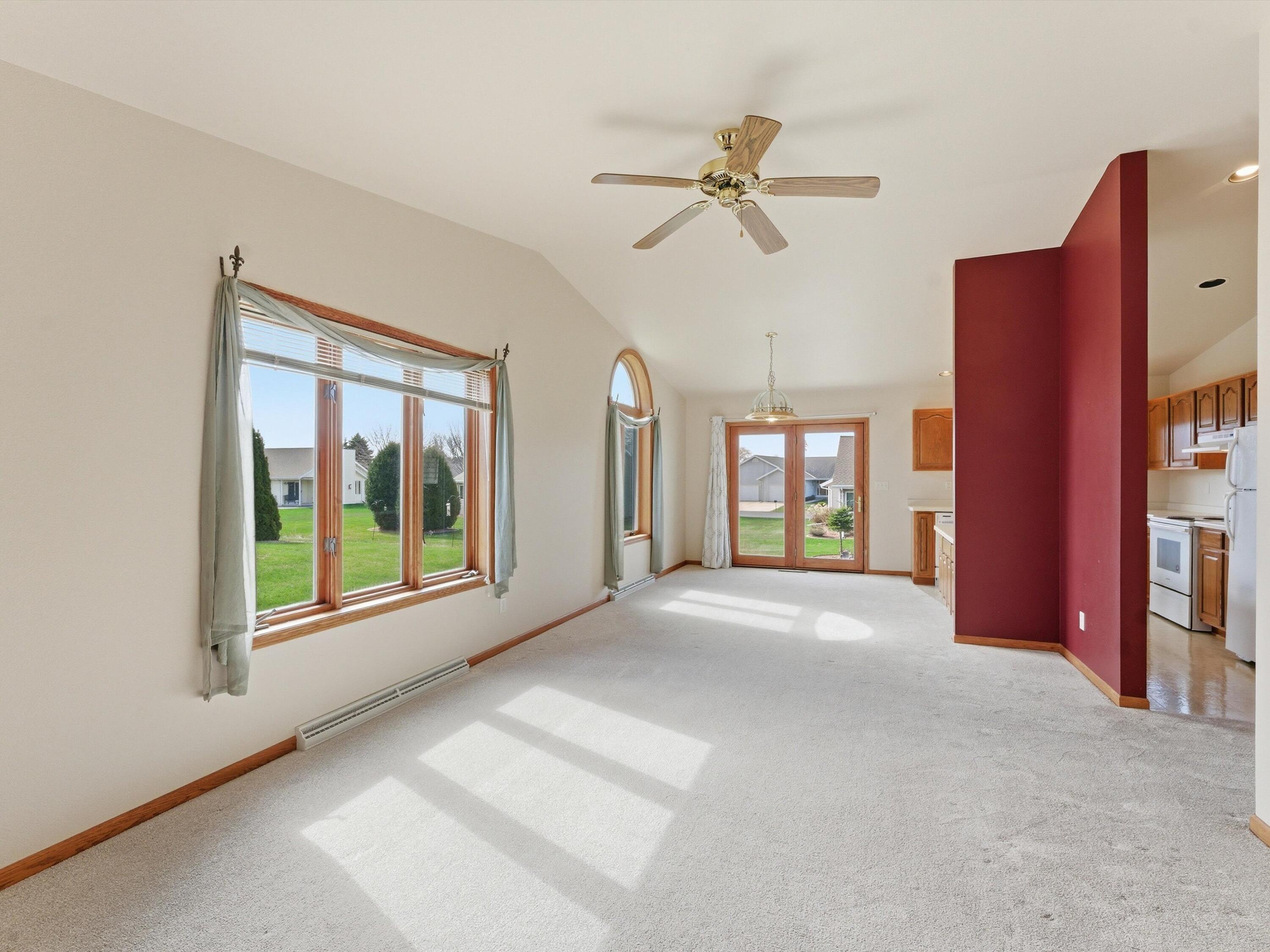 1531 Deer Brook Drive Two Rivers, WI 54241 - Photo 10 of 25 09-009_2997188_00700