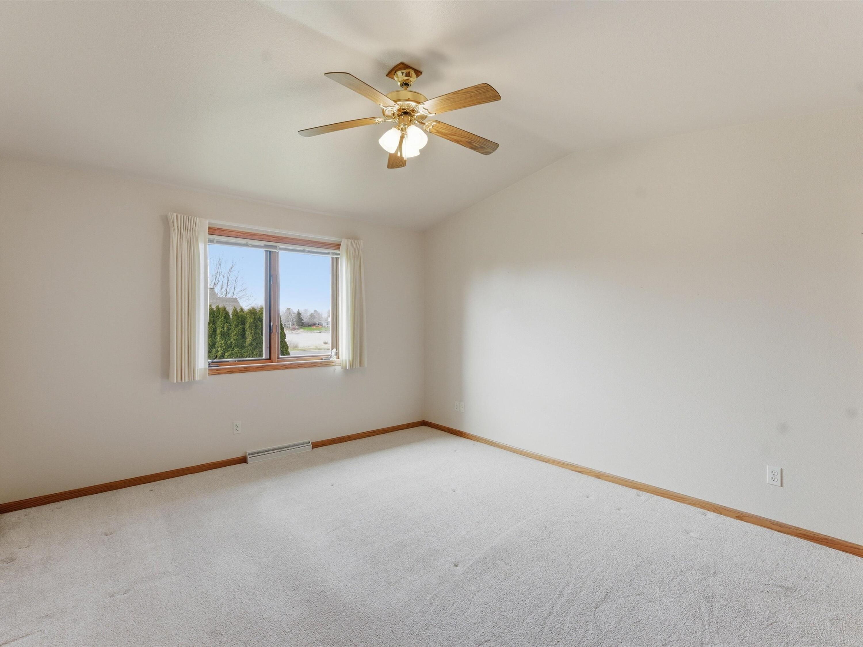 1531 Deer Brook Drive Two Rivers, WI 54241 - Photo 18 of 25 16-016_2997188_00735