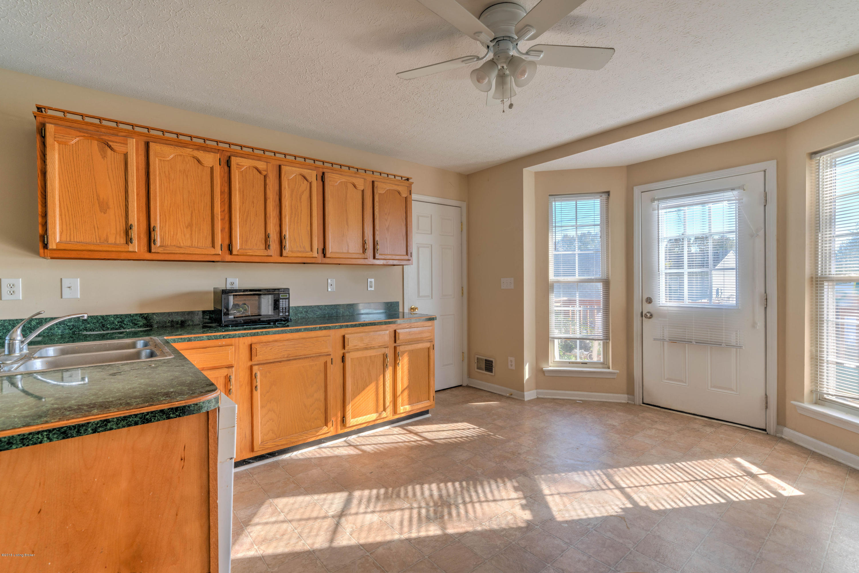 603 Beech Grv Road Shepherdsville, KY 40165 - Photo 4 of 17 DSC07385_6_7_8_9