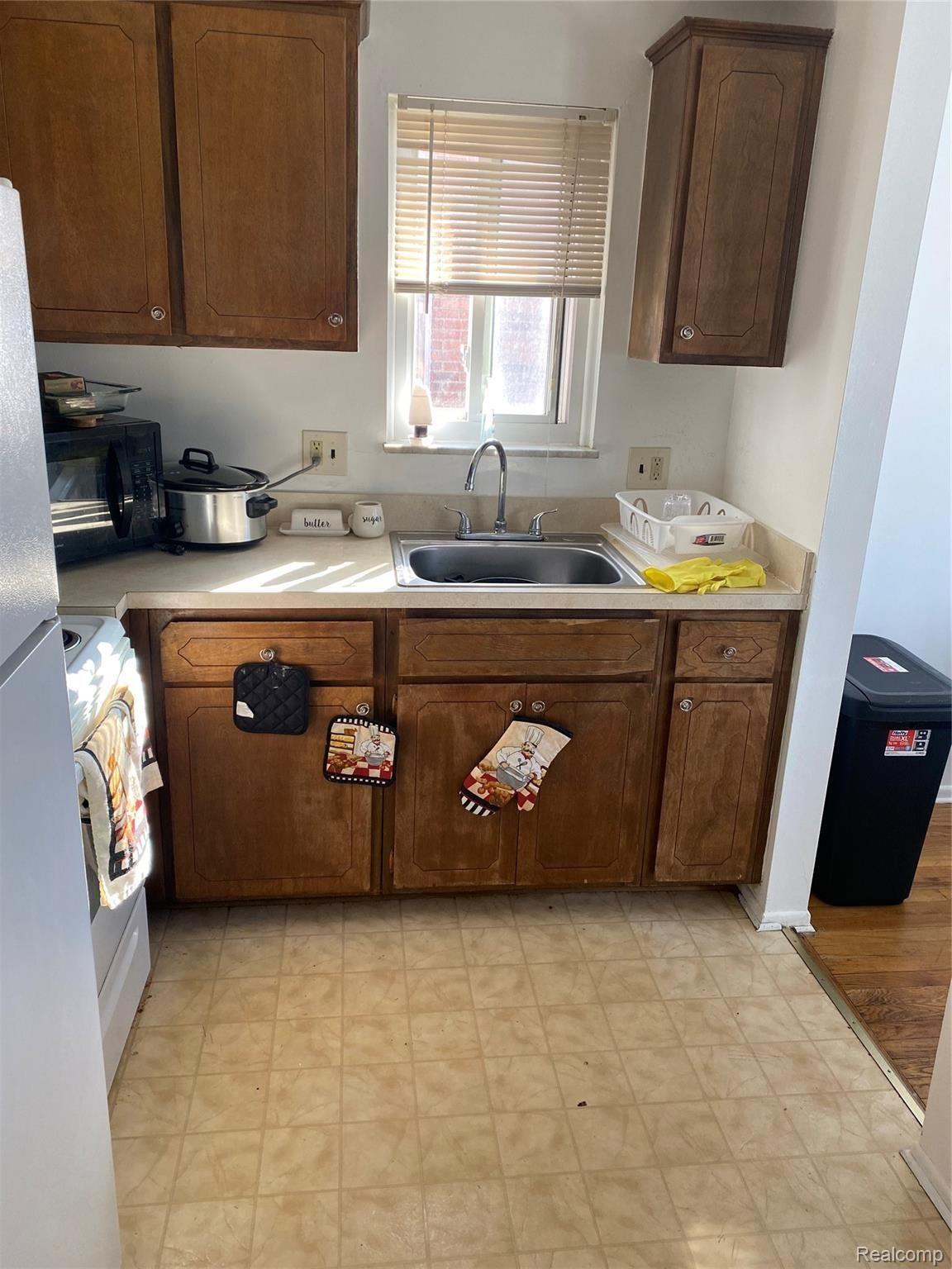 29644 Hoover Road Warren, MI 48093 - Photo 9 of 16 tempImagePECzNu.jpg