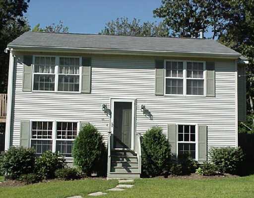 11 Betony Road Narragansett, RI 02874 - Photo 1 of 1 Exterior Front.