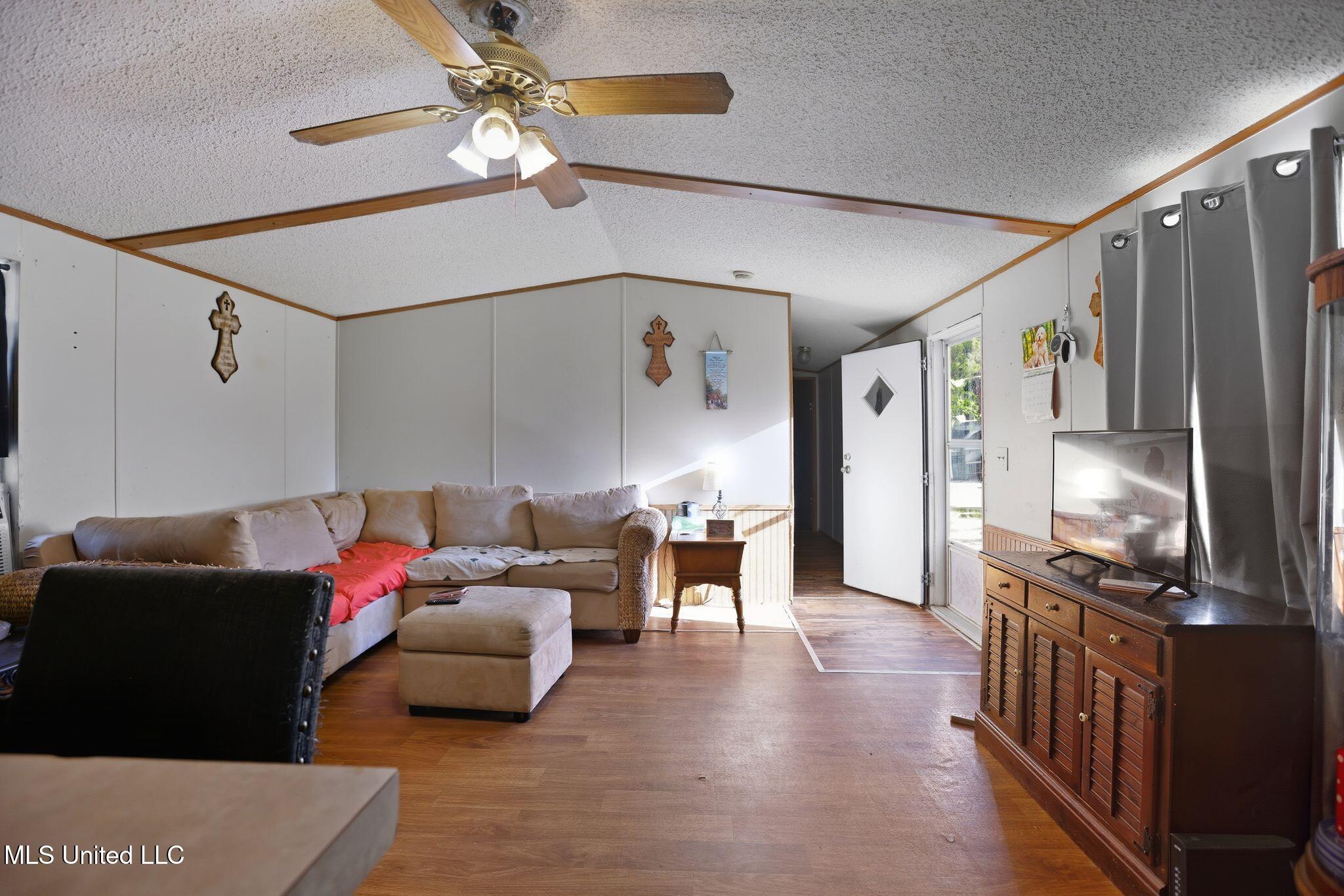 1543 Marion Russell Road Meridian, MS 39301 - Photo 18 of 37 02_1543_Marion_Russell_Rd_Meridian_MS_39