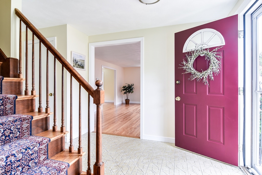 19 Swanson Road Framingham, MA 01701 - Photo 4 of 30