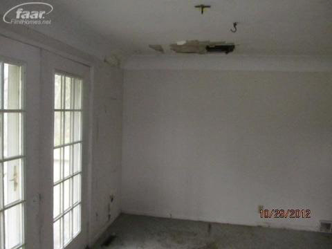 13304 North Center Road Clio, MI 48420 - Photo 6 of 21 20152591-5.JPG