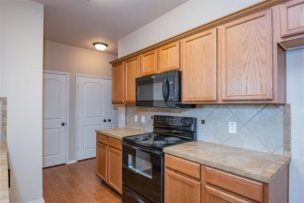 $1,895 | 1426 Piedmont Drive, Mansfield, TX 76063