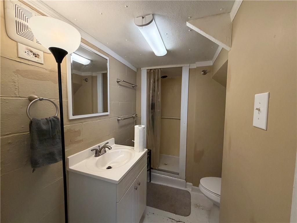 1051 South Lake Road Mercer, PA 16137 - Photo 33 of 43 Full bathroom - basement