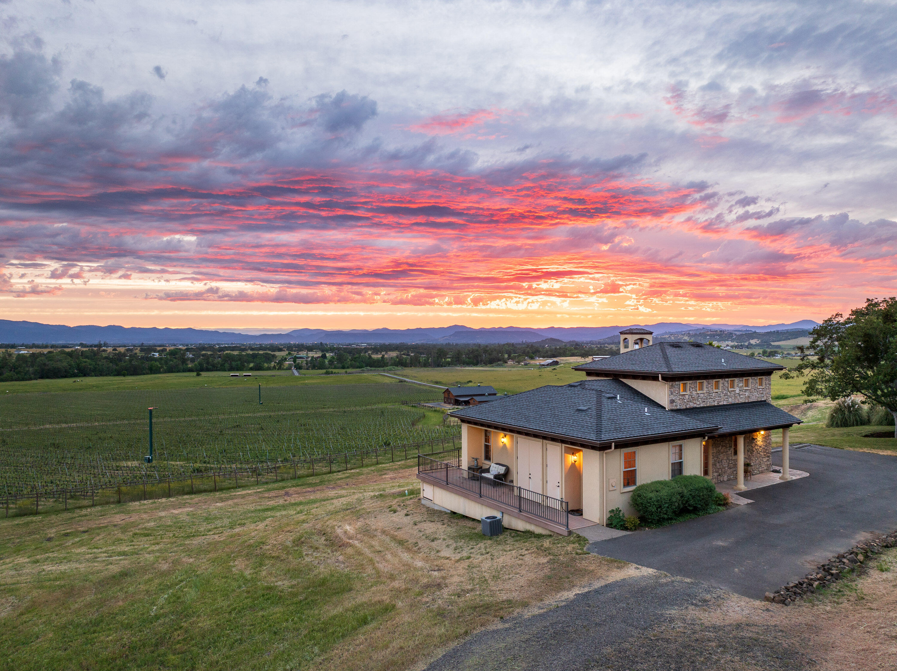 766 Meridian Road Eagle Point, OR 97524 - Photo 58 of 66 a view of a terrace with a garden
