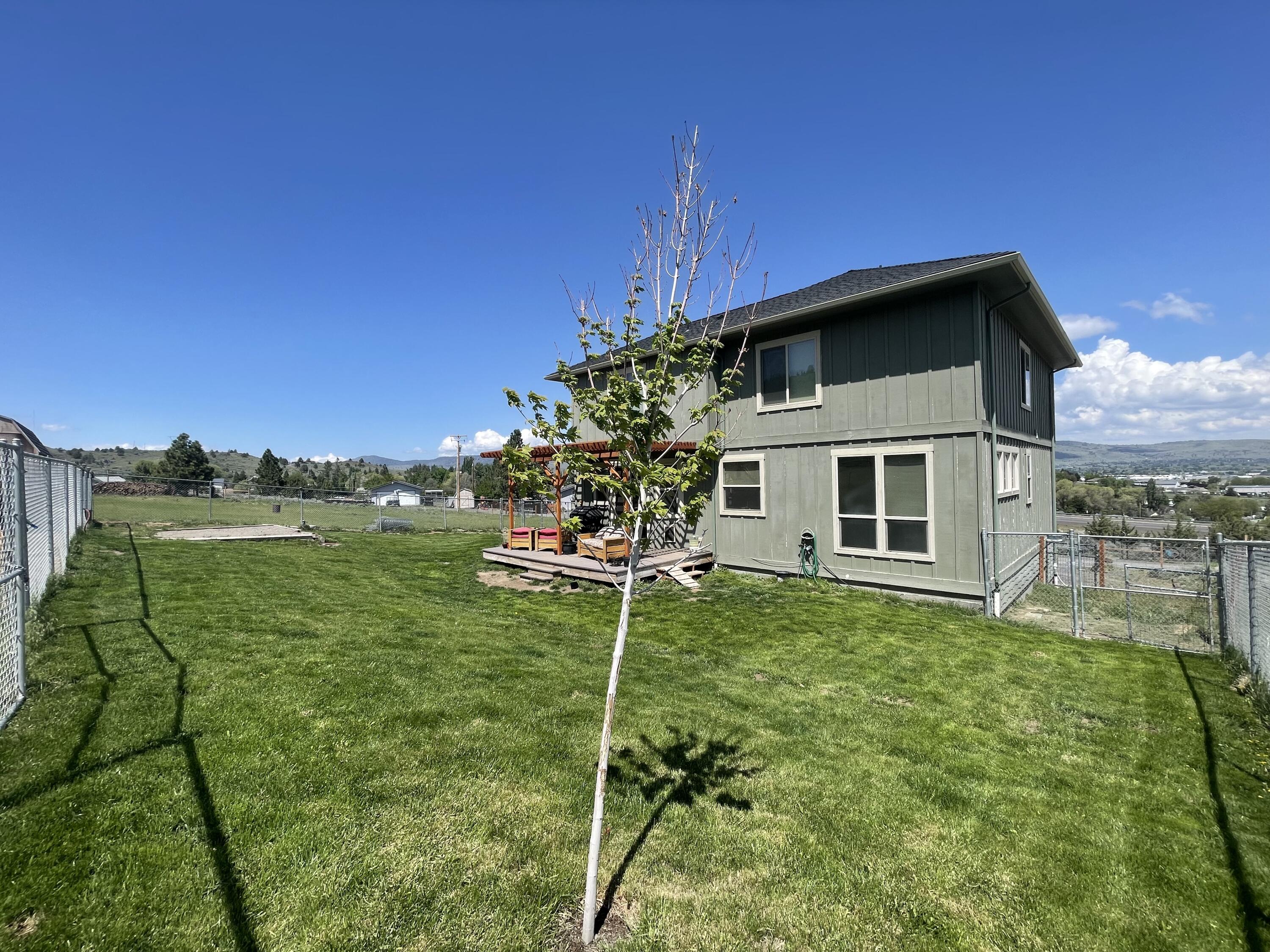 2436 Frontage Road Klamath Falls, OR 97601 - Photo 38 of 46 9AB2D792-E1C4-4D15-AF02-9AB251BFE67D