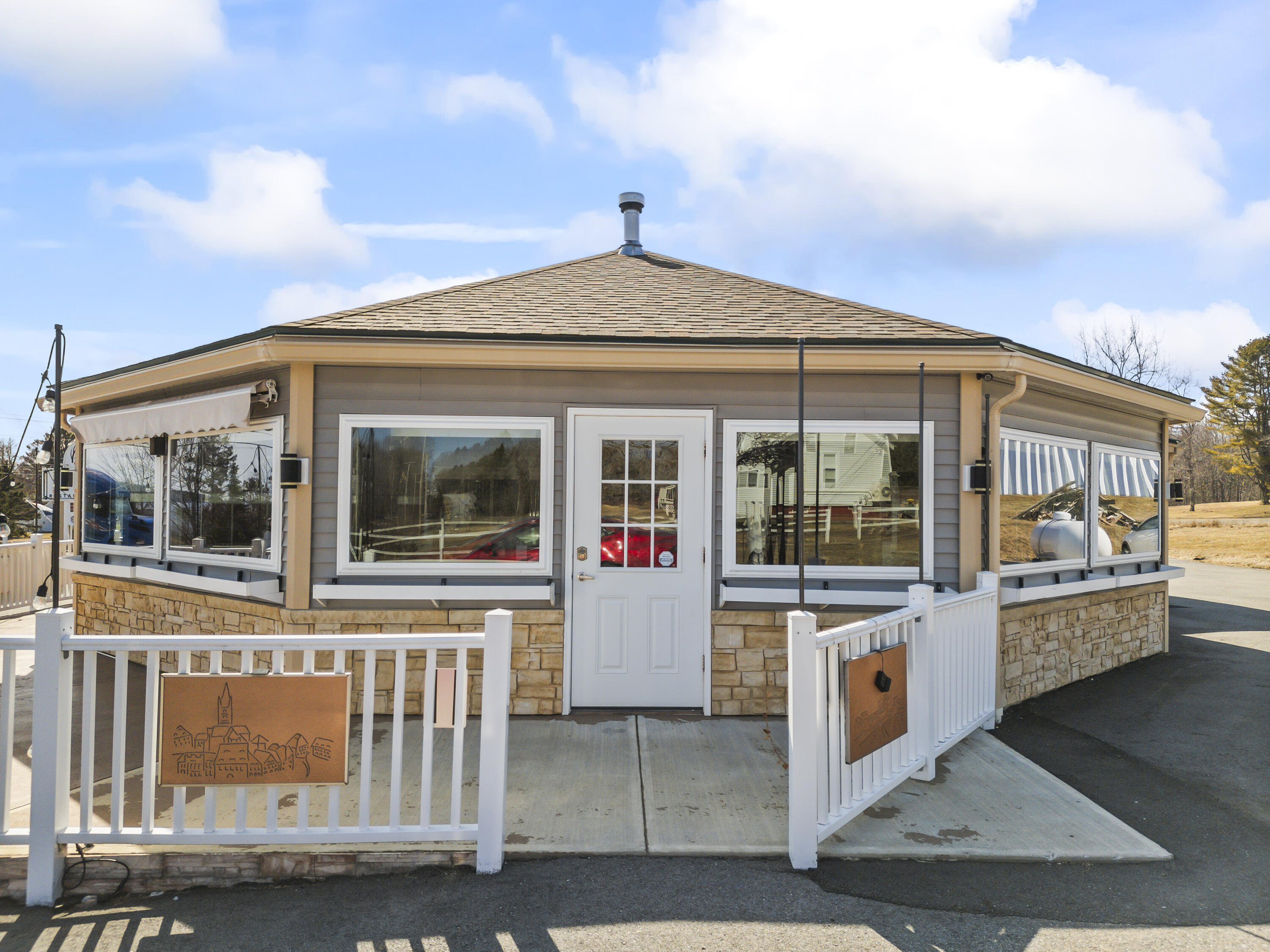 357 West Main Street Searsport, ME 04974 - Photo 8 of 60 357 West Main St_103