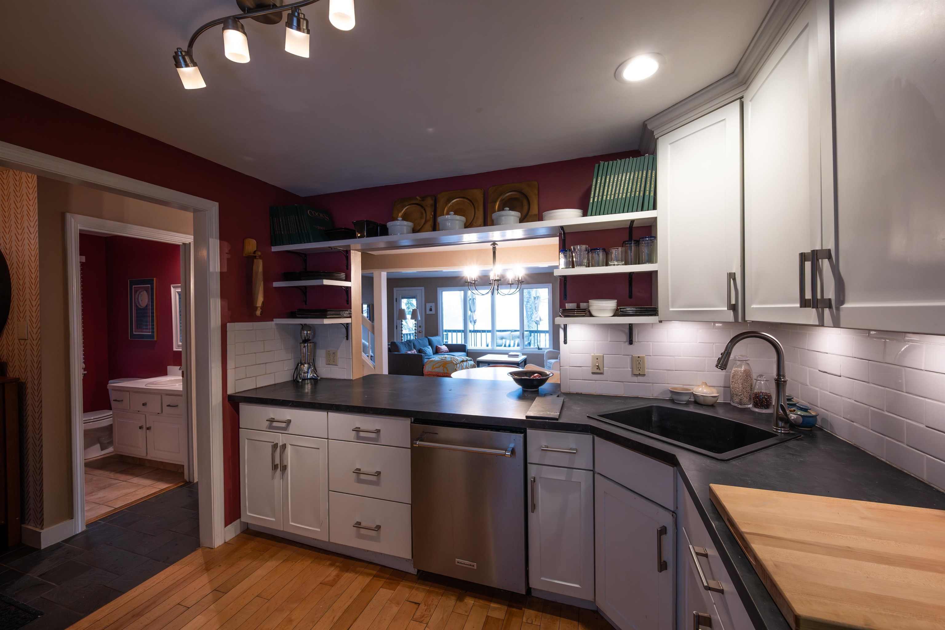 974 Hard Road, Unit D6 Hartford, VT 05059 - Photo 3 of 38