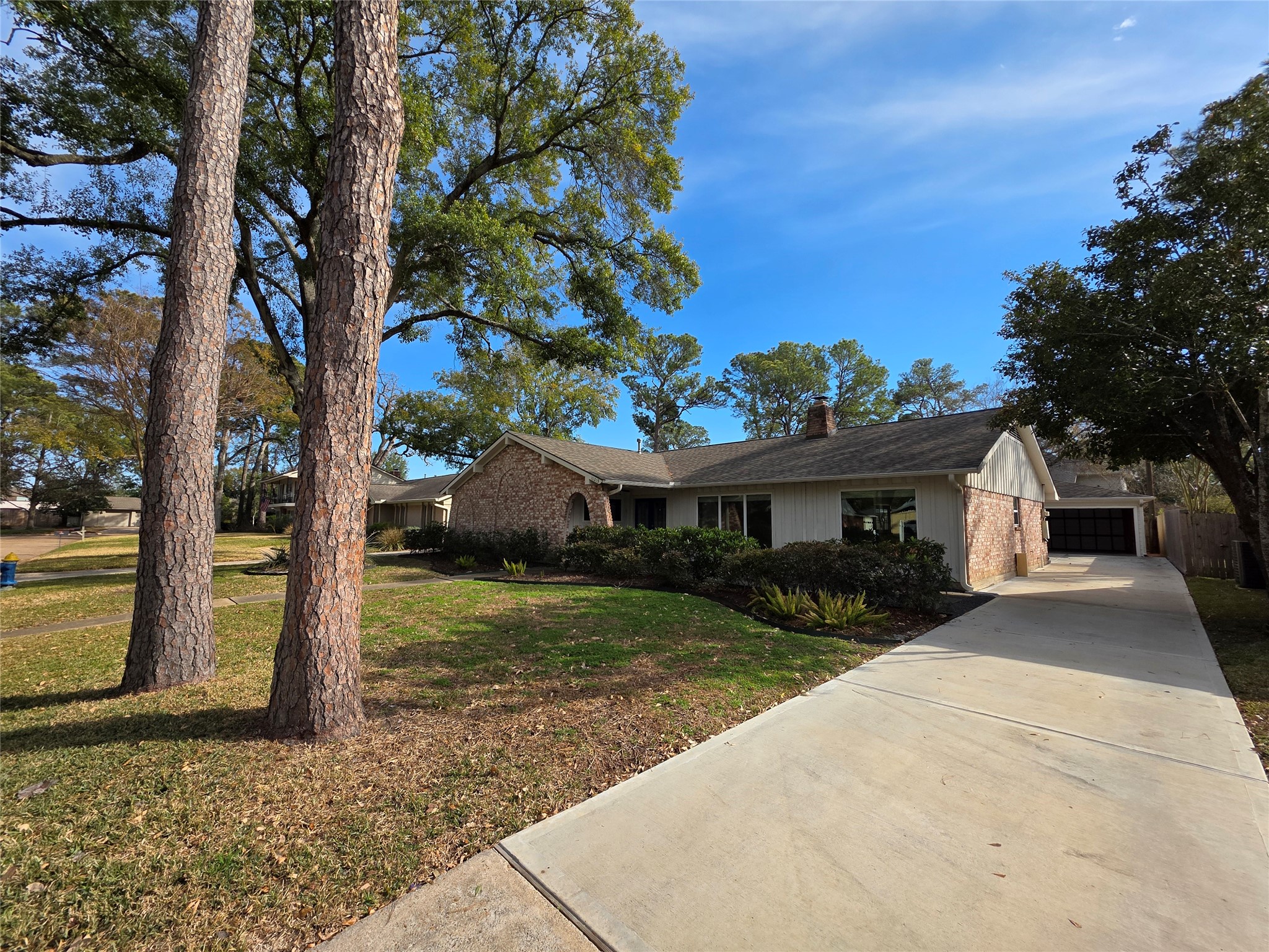 11219 Valley Spring Drive Houston, TX 77043 - Photo 25 of 31 Walk inside and see how beautiful this home looks!