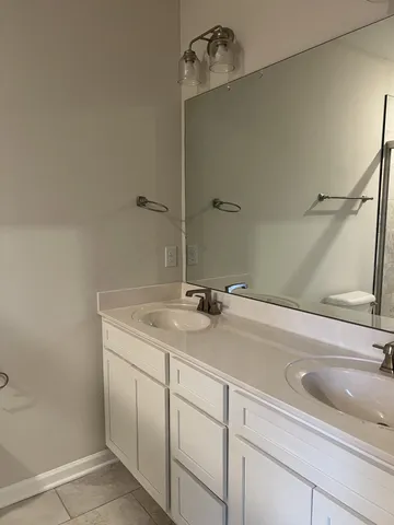 $2,000 | 467 Morton Avenue, Unit 102, Nashville, TN 37211