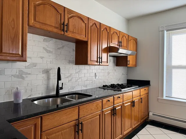 $1,950 | 1086 Dorchester Avenue, Unit 3F, Boston, MA 02125