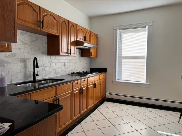 $1,950 | 1086 Dorchester Avenue, Unit 3F, Boston, MA 02125