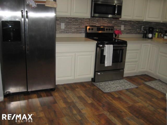406 North Lester Street Capac, MI 48014 - Photo 8 of 25 BEAUTIFUL OPEN KITCHEN