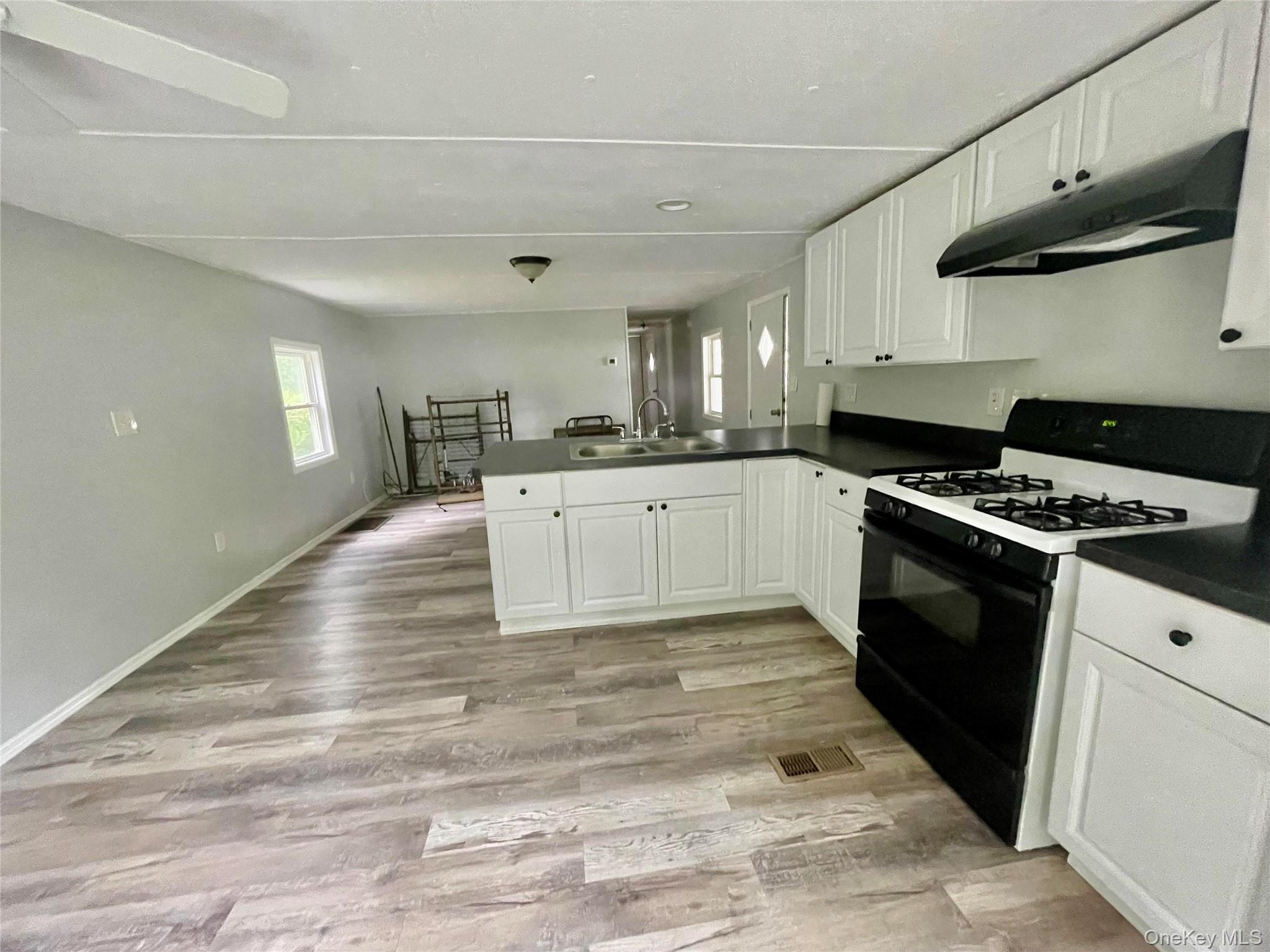 95 New Hackensack Road, Unit 45 Wappingers Falls, NY 12590 - Photo 4 of 17 Kitchen with Vinyl Floors