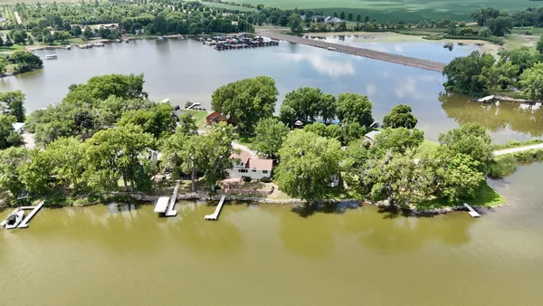 $625,000 | 6 Edgewater Road, Slayton, MN 56172