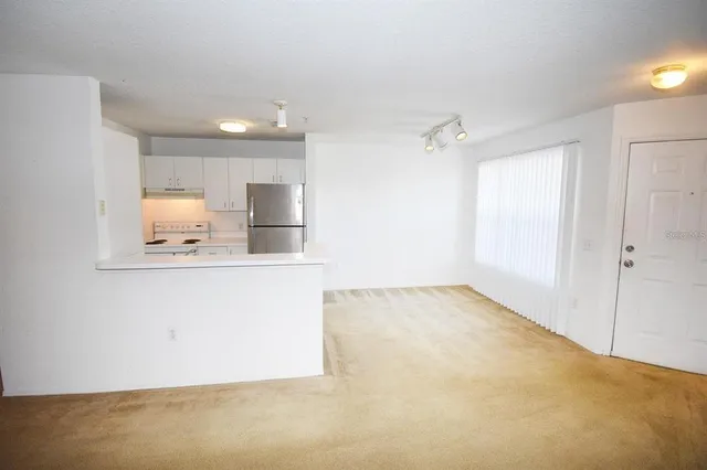 $1,850 | 850 South Tamiami Trail, Unit 724, Sarasota, FL 34236