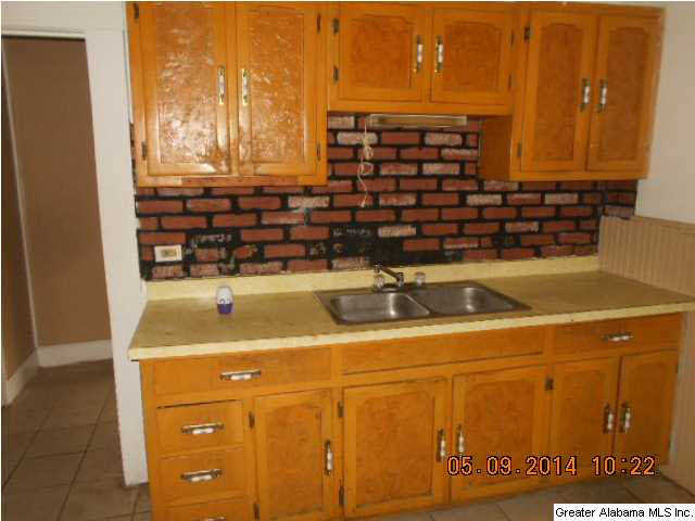 2529 23rd Street Southwest Birmingham, AL 35208 - Photo 4 of 12