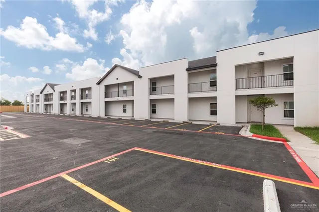 $1,250 | 820 East Cedar Avenue, McAllen, TX 78501