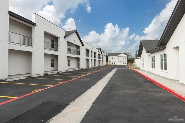 $1,250 | 820 East Cedar Avenue, McAllen, TX 78501