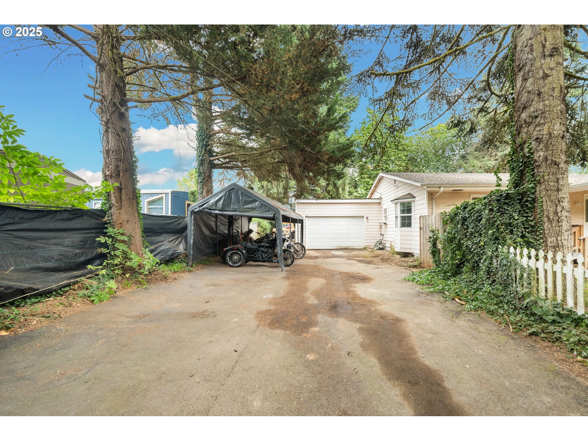 212 Chapman Road Castle Rock, WA 98611 - Photo 34 of 42 Driveway