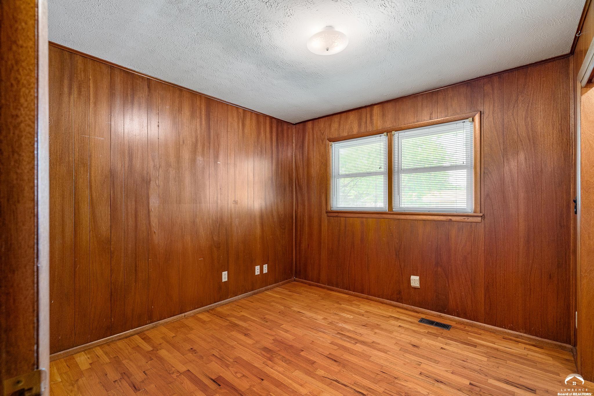 2229 Westchester Road Lawrence, KS 66049 - Photo 24 of 44
