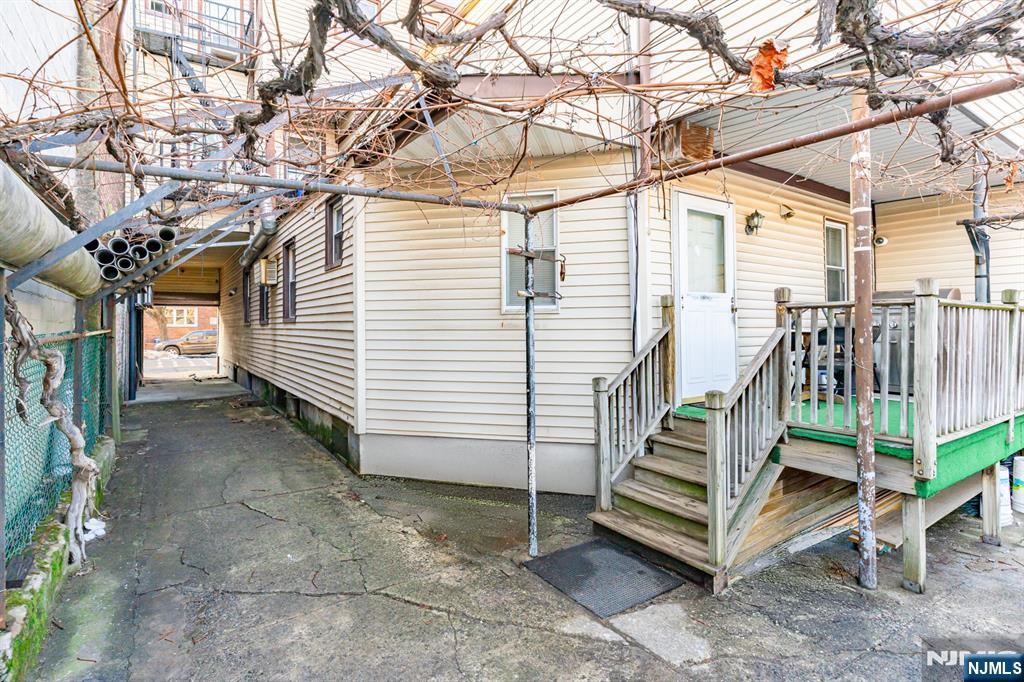 86 Pacific Street Newark, NJ 07105 - Photo 10 of 10