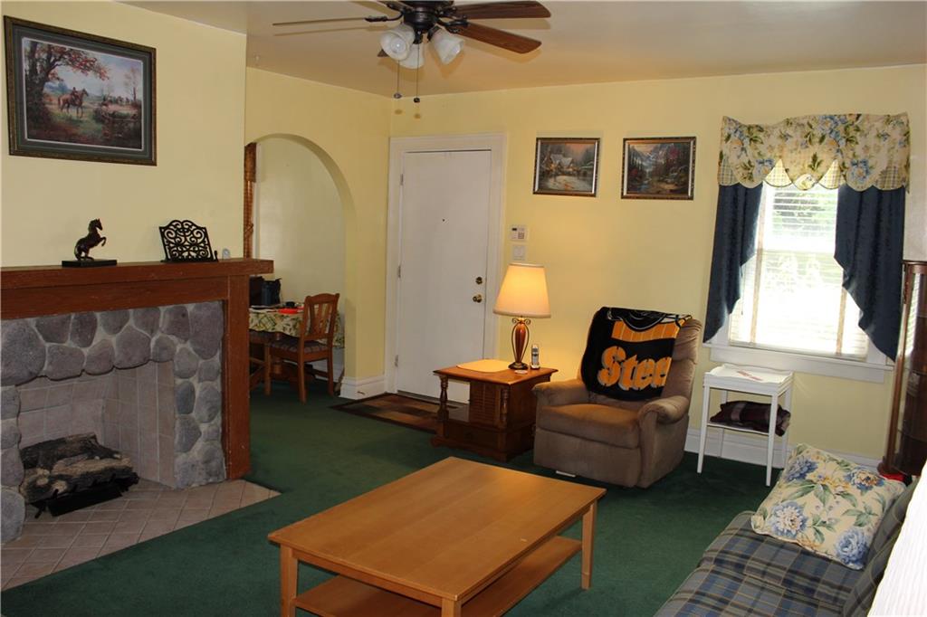 1815 Devonshire Road Coraopolis, PA 15108 - Photo 3 of 25 Living Room