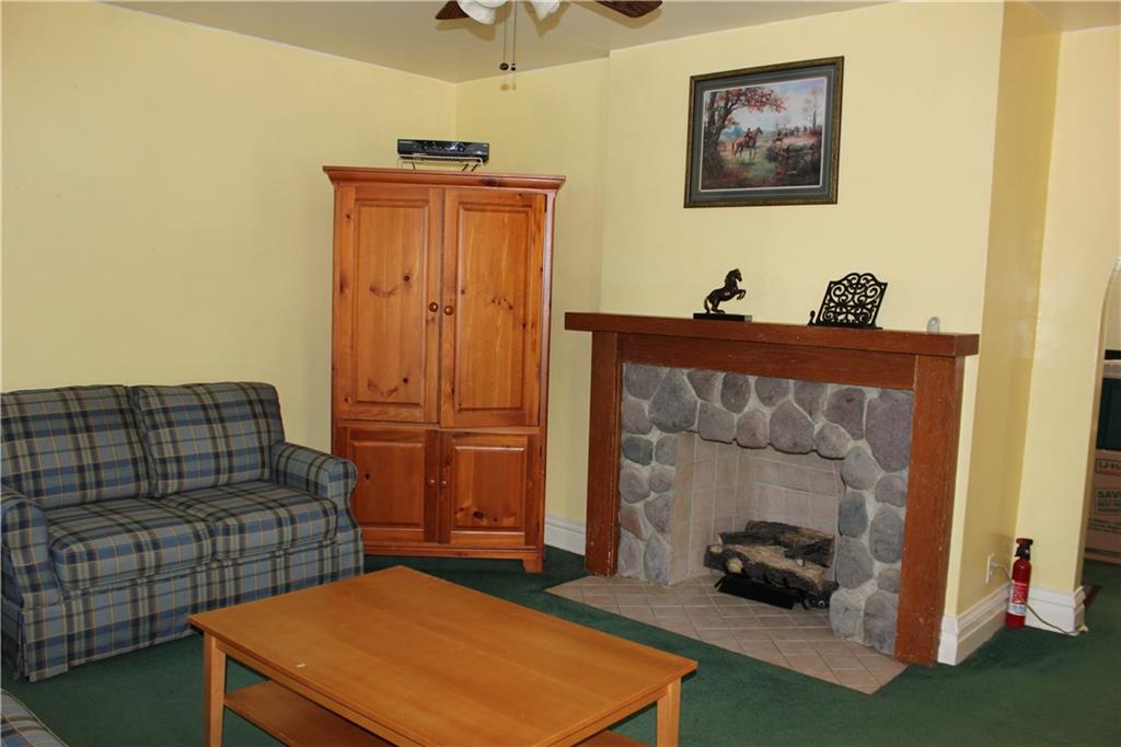 1815 Devonshire Road Coraopolis, PA 15108 - Photo 4 of 25 Living Room