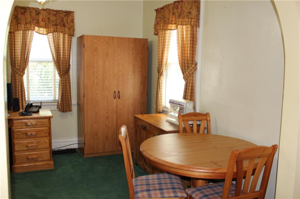 1815 Devonshire Road Coraopolis, PA 15108 - Photo 6 of 25 Dining Room