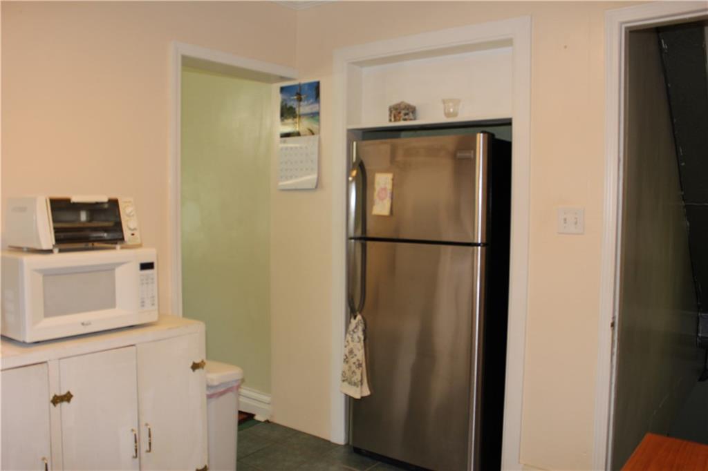 1815 Devonshire Road Coraopolis, PA 15108 - Photo 8 of 25 Gallery Image 8
