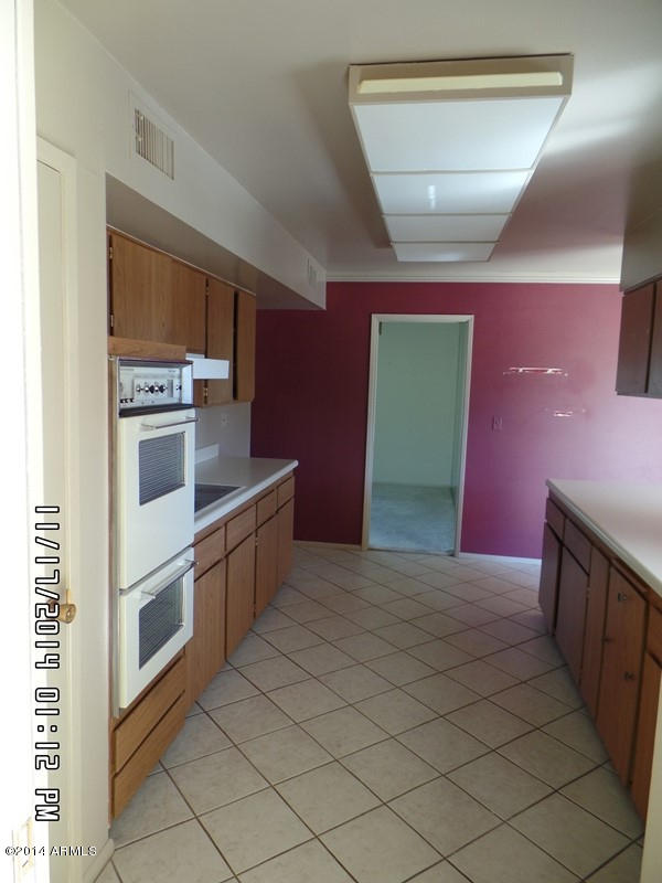 10830 West Hatcher Road Sun City, AZ 85351 - Photo 14 of 47 084