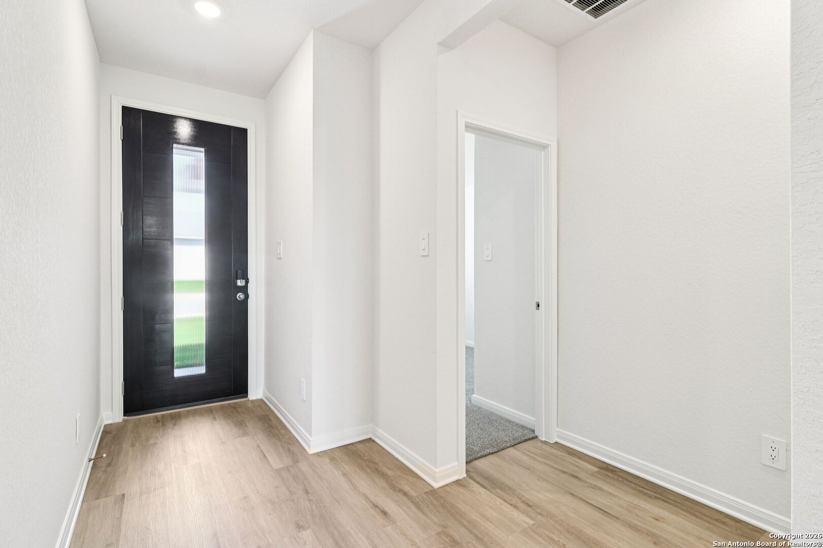 2922 Clemente Way Converse, TX 78109 - Photo 3 of 36