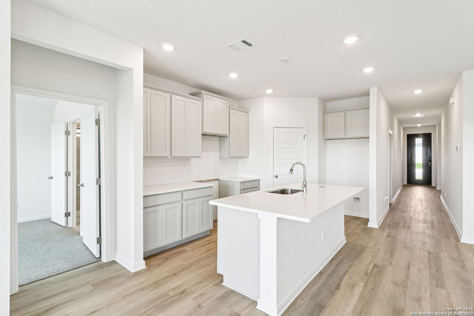 2922 Clemente Way Converse, TX 78109 - Photo 6 of 36