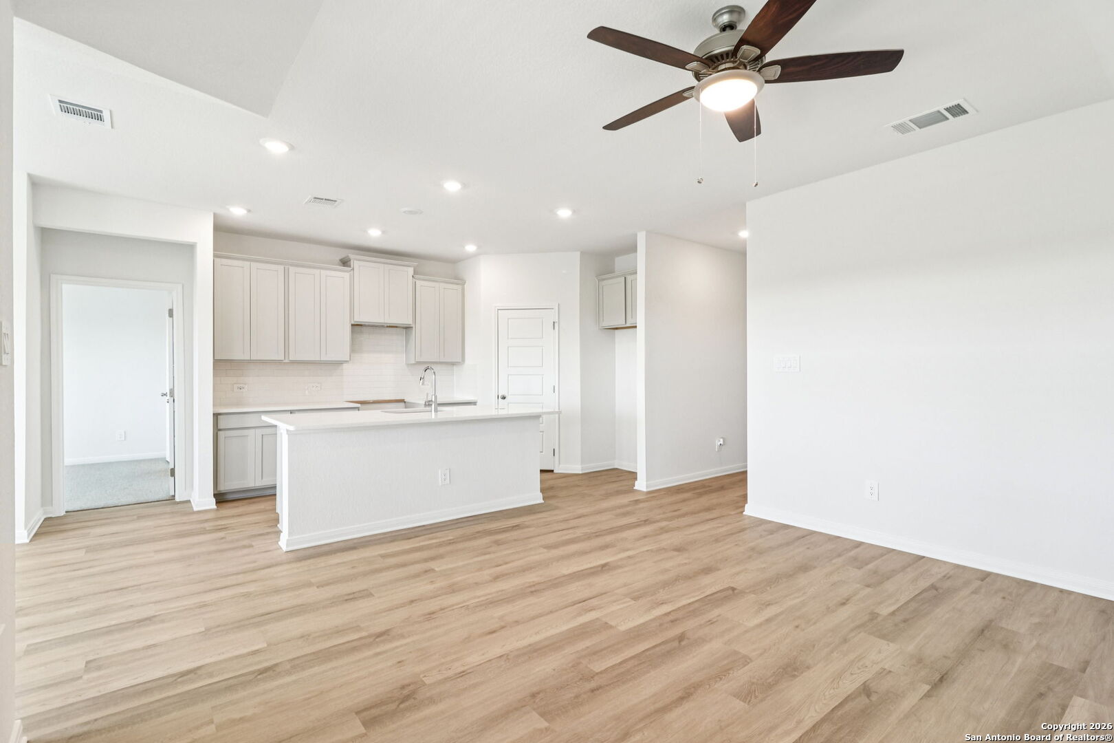 2922 Clemente Way Converse, TX 78109 - Photo 7 of 36