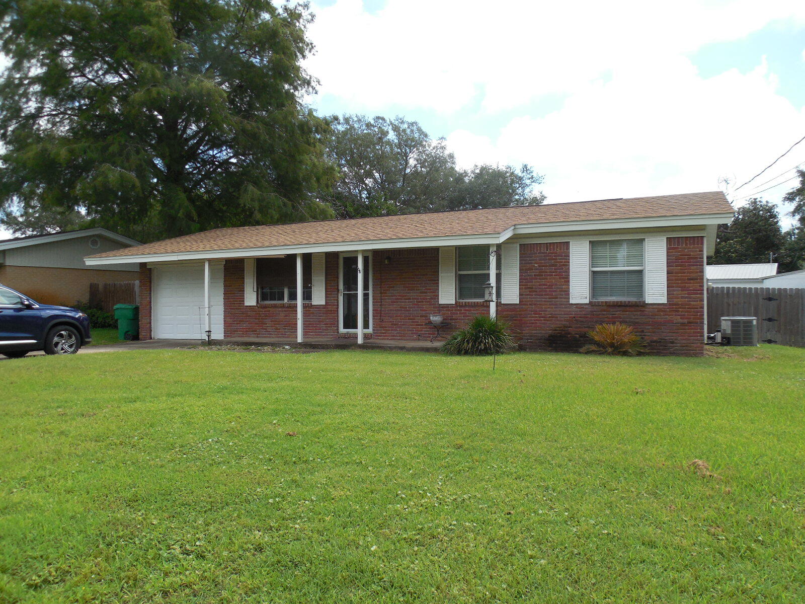 12 Handolin Lane Shalimar, FL 32579 - Photo 1 of 2 a view of an house that has garden
