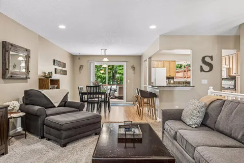 $424,999 | 506 Laredo Lane, Chanhassen, MN 55317