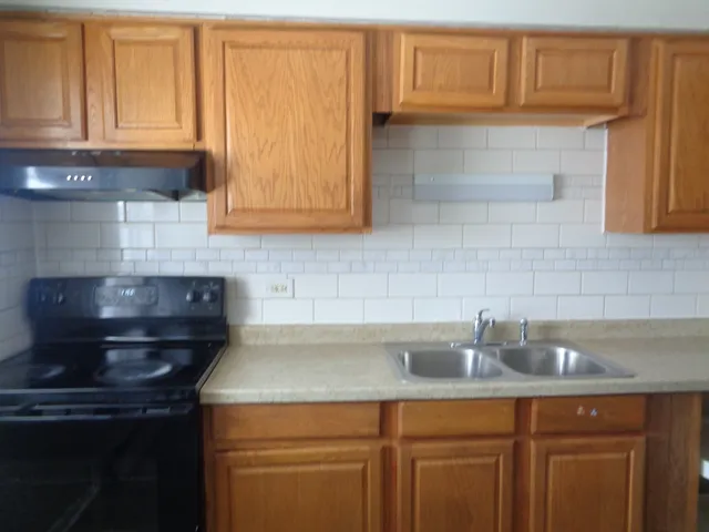 $1,450 | 1340 North Main Street, Unit C19, Wheaton, IL 60187