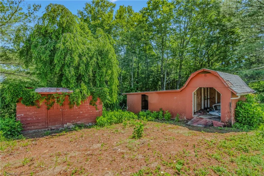 2119 Old Pipers Gap Road Cana, VA 24317 - Photo 8 of 45