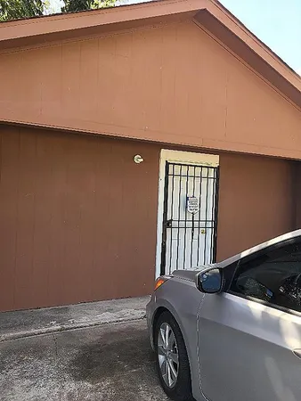 $1,100 | 602 Illinois Street, Unit 1/2, South Houston, TX 77587