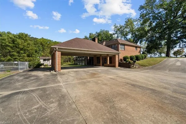 $1,195,000 | 6464 Bonlee Road, Bear Creek, NC 27207