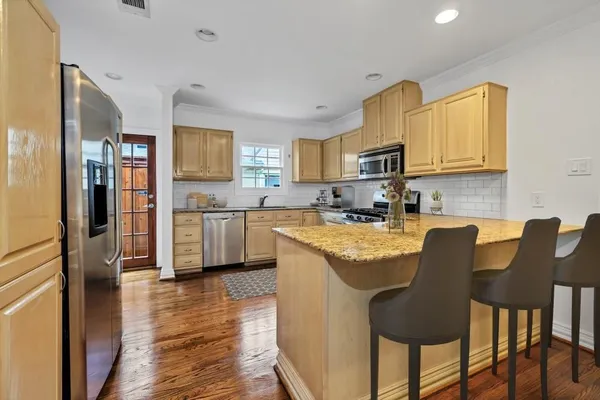 $6,450 | 5604 Martel Avenue, Dallas, TX 75206